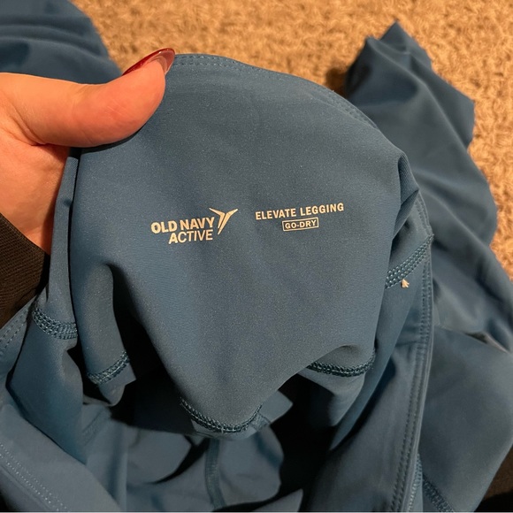 Old Navy Elevate Leggings - Picture 2 of 2